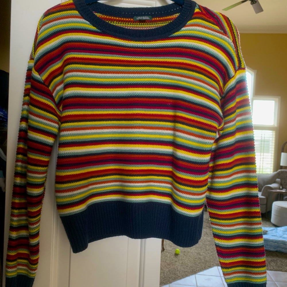 Red,Orangish,DarkNavyBlue,LightBlue,Yellow,&White Sweater : Smoke Free